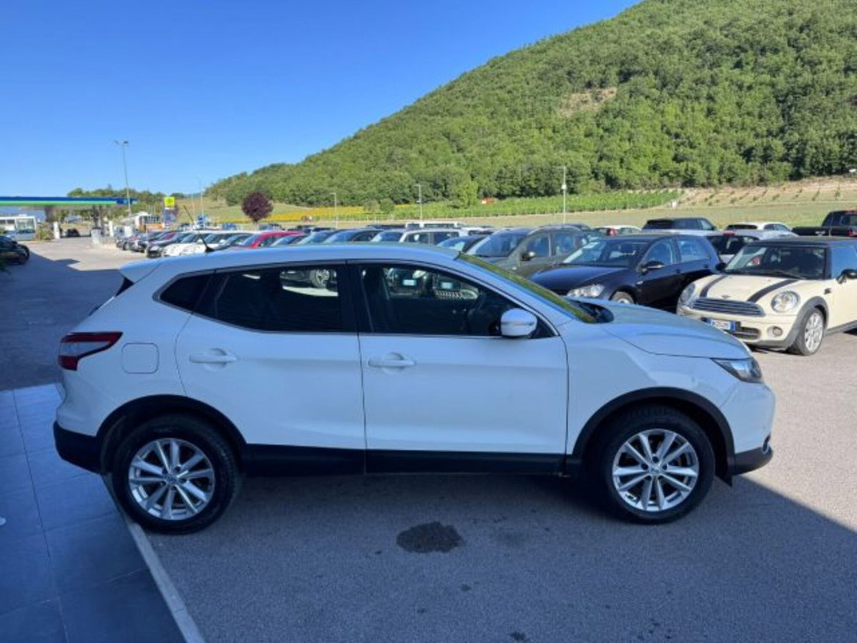 Nissan Qashqai 1.5 dCi Tekna (4)