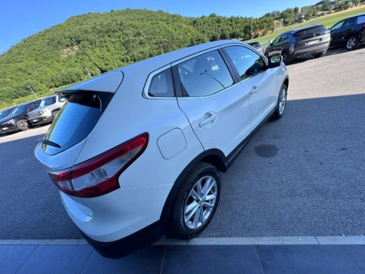 Nissan Qashqai 1.5 dCi Tekna (5)