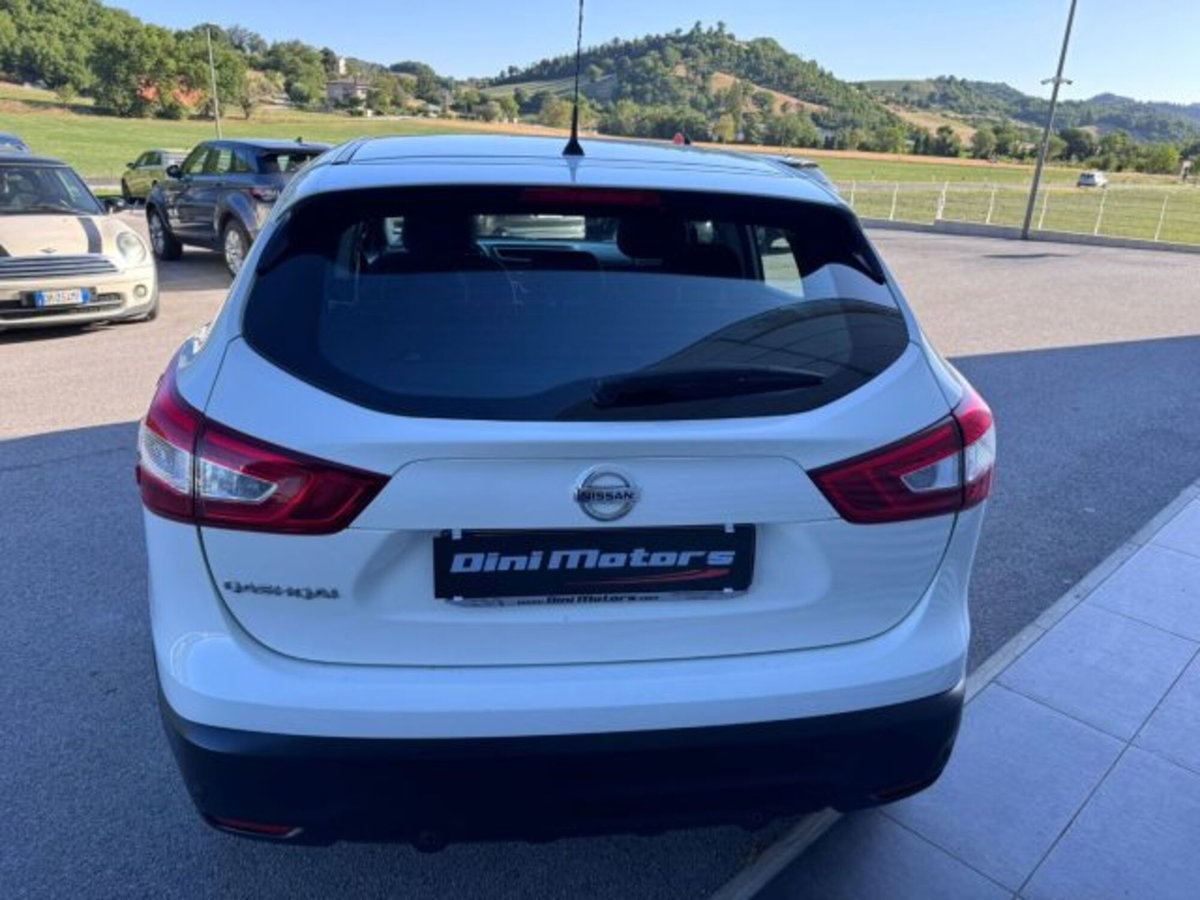 Nissan Qashqai 1.5 dCi Tekna (6)