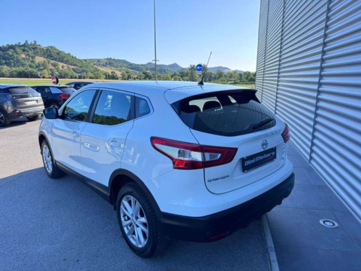 Nissan Qashqai 1.5 dCi Tekna (7)