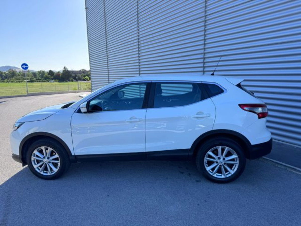 Nissan Qashqai 1.5 dCi Tekna (8)