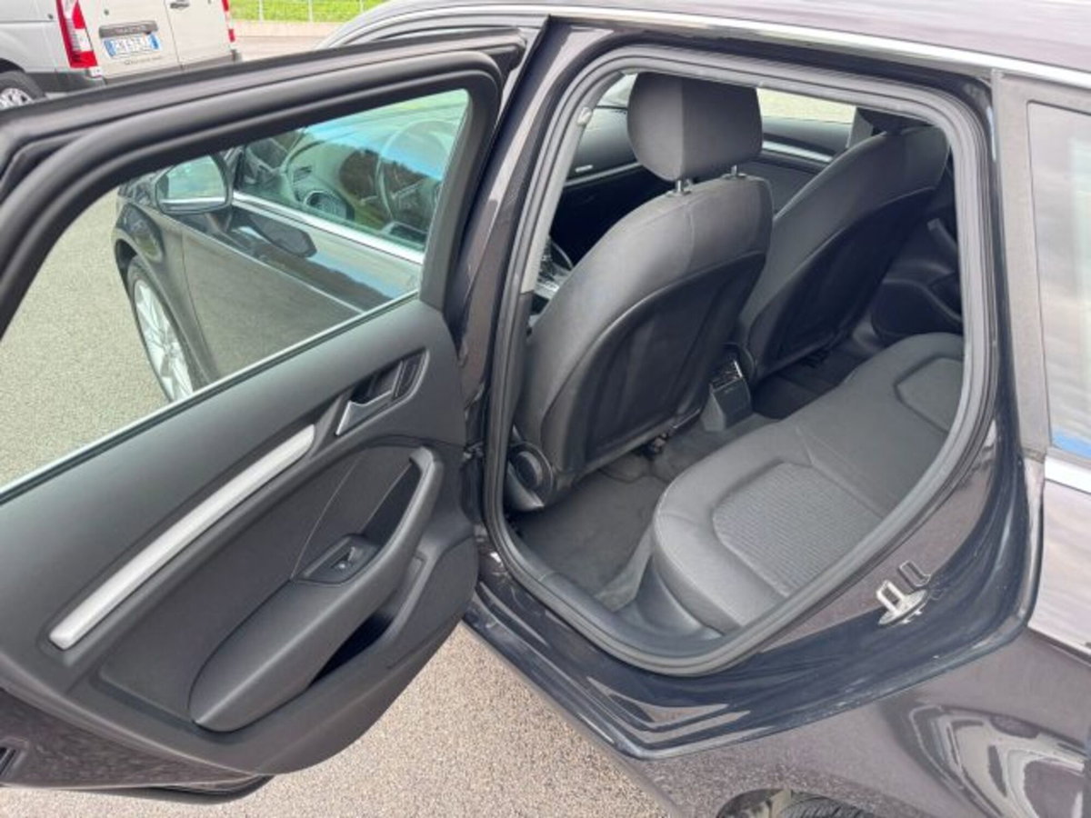 Audi A3 Sportback 1.6 TDI clean diesel Admired (17)