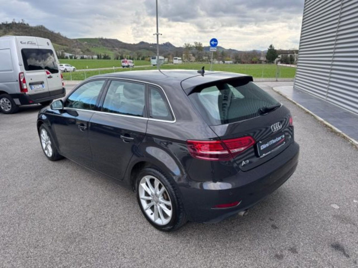Audi A3 Sportback 1.6 TDI clean diesel Admired (7)