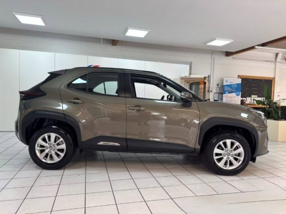 Toyota Yaris Cross 1.5 Hybrid 5p. E-CVT Active (3)