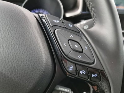 Toyota Toyota C-HR 1.8 Hybrid E-CVT Dynamic (17)