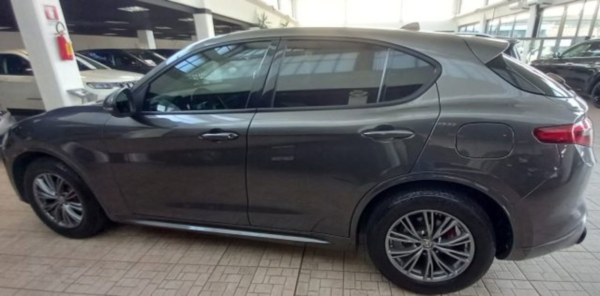 Alfa Romeo Stelvio Stelvio 2.2 Turbodiesel 210 CV AT8 Q4 Veloce (2)