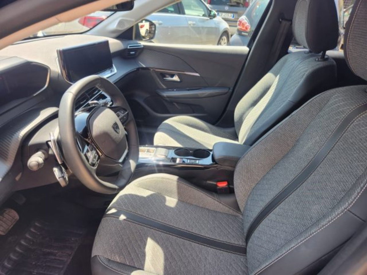 Peugeot 208 50 kWh Allure (10)