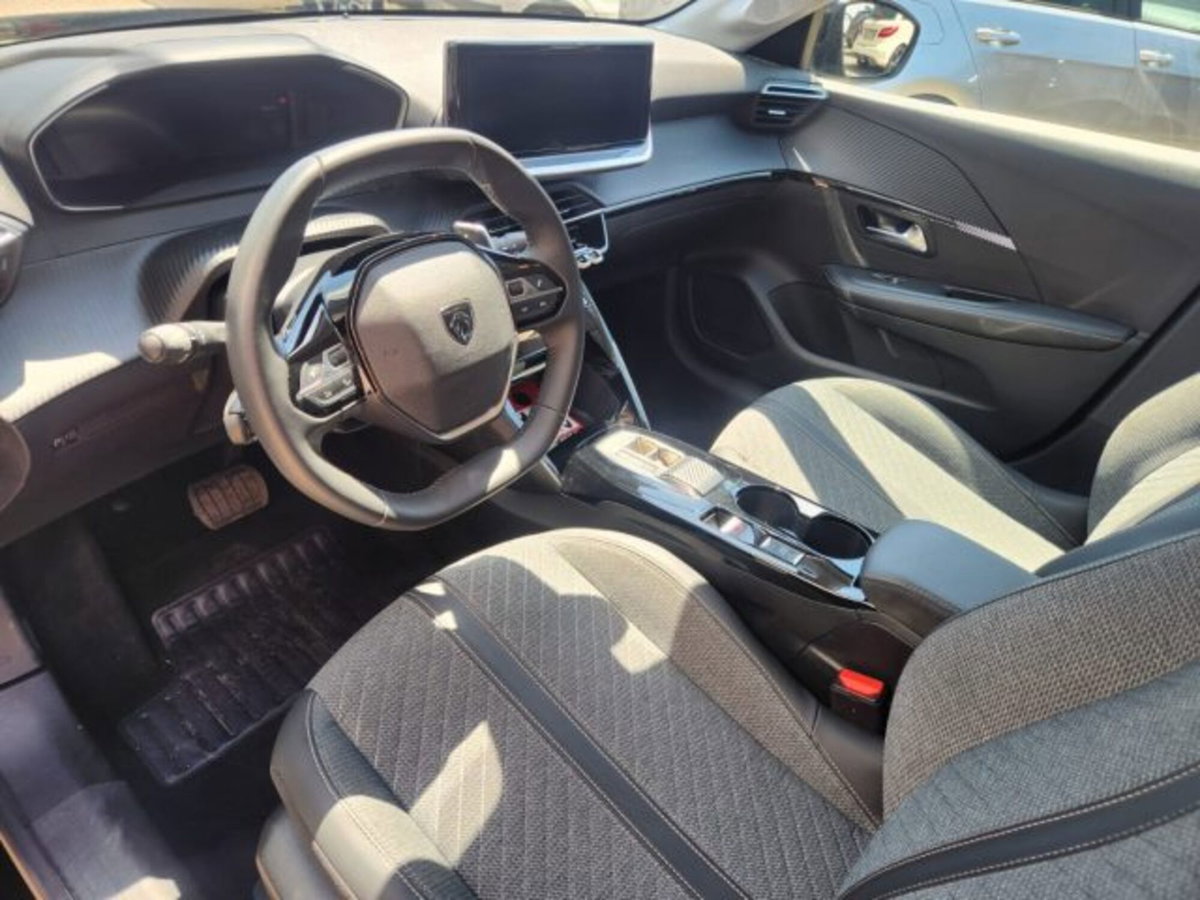 Peugeot 208 50 kWh Allure (9)