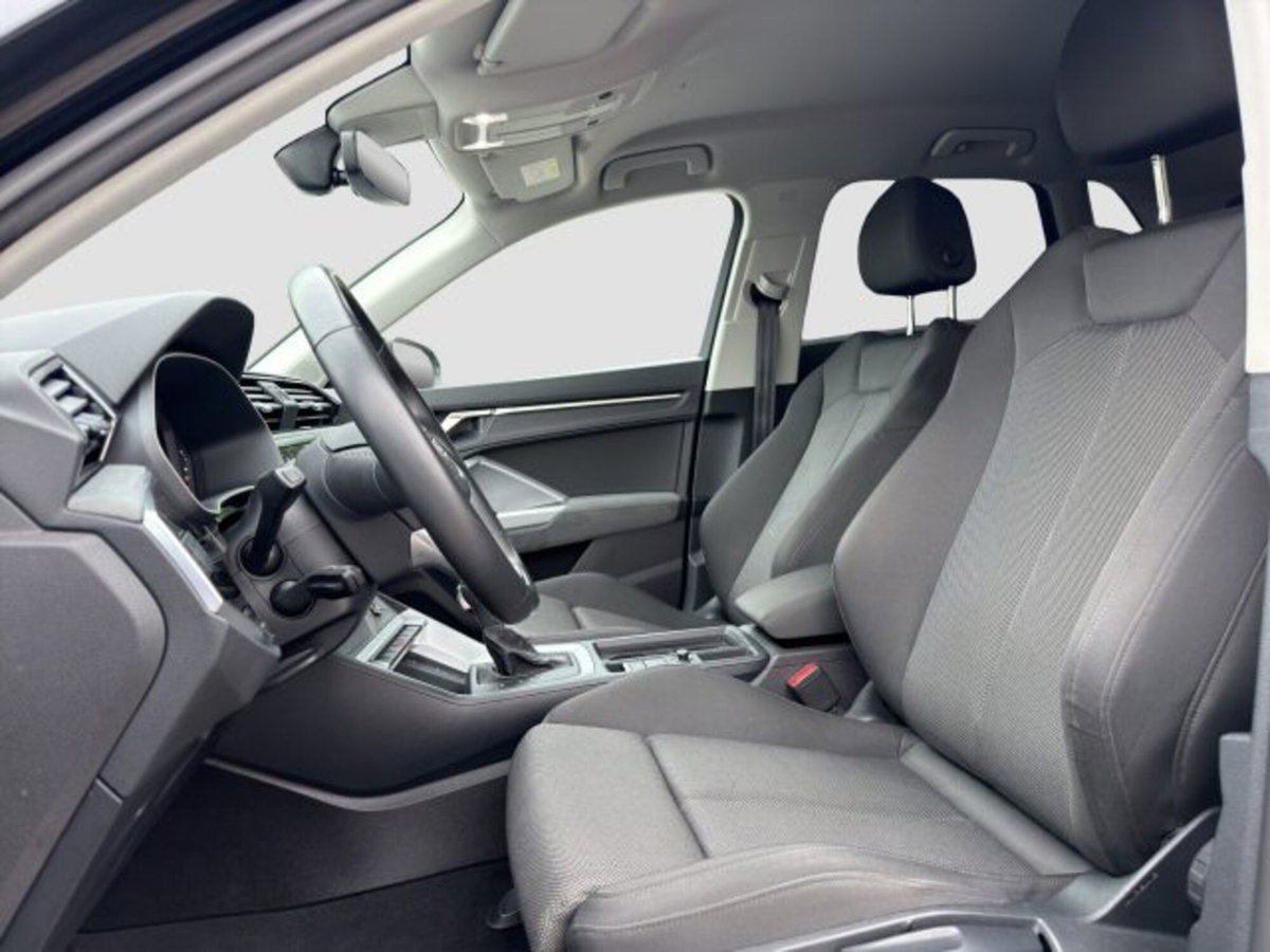 Audi Q3 35 TDI quattro S tronic Business (10)