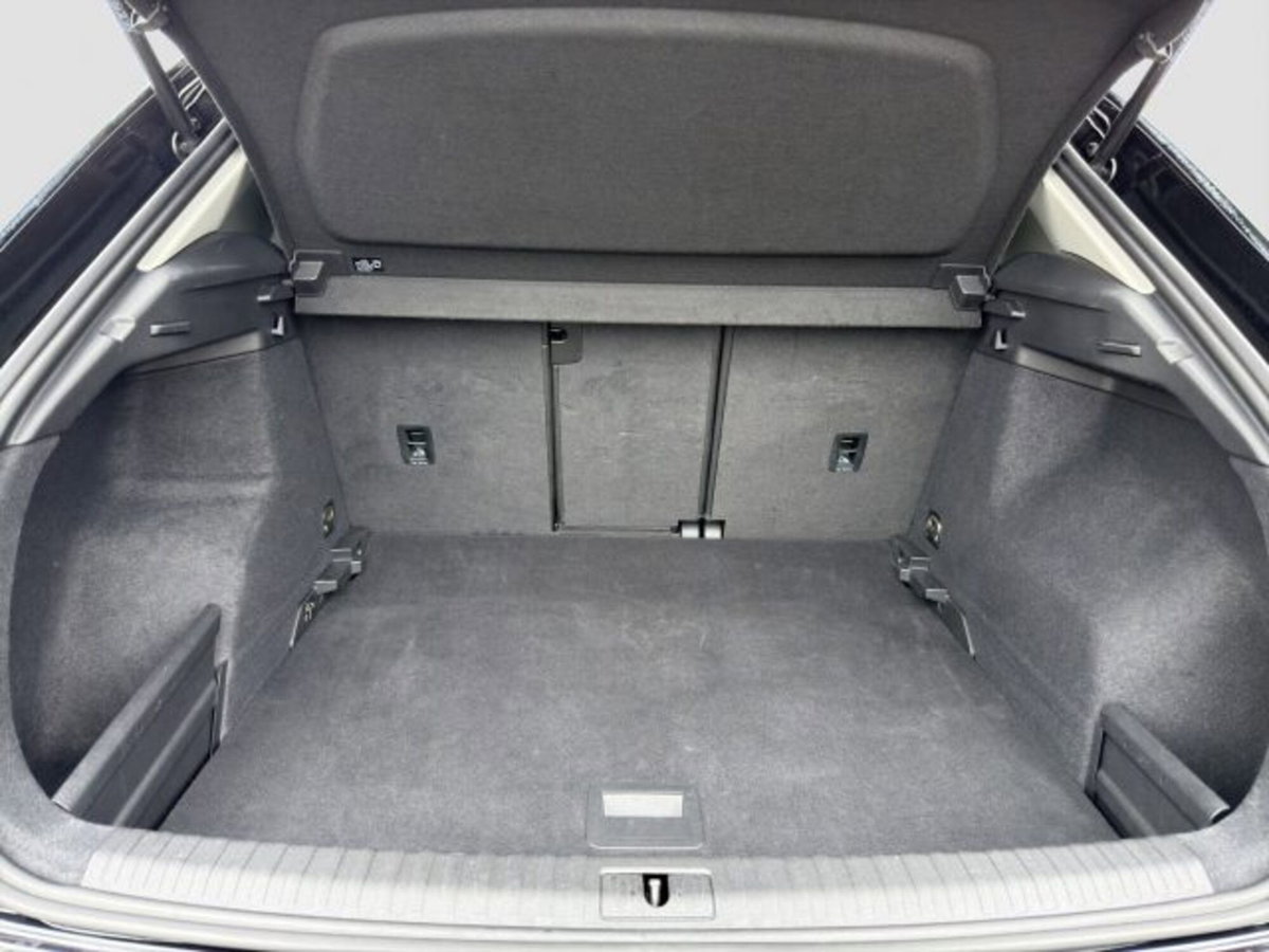 Audi Q3 35 TDI quattro S tronic Business (14)