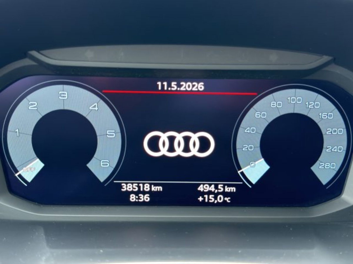 Audi Q3 35 TDI quattro S tronic Business (15)