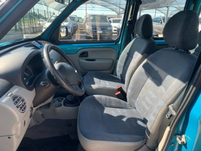 Renault Kangoo 1.5 dCi/84CV 5p. Pampa Luxe (9)