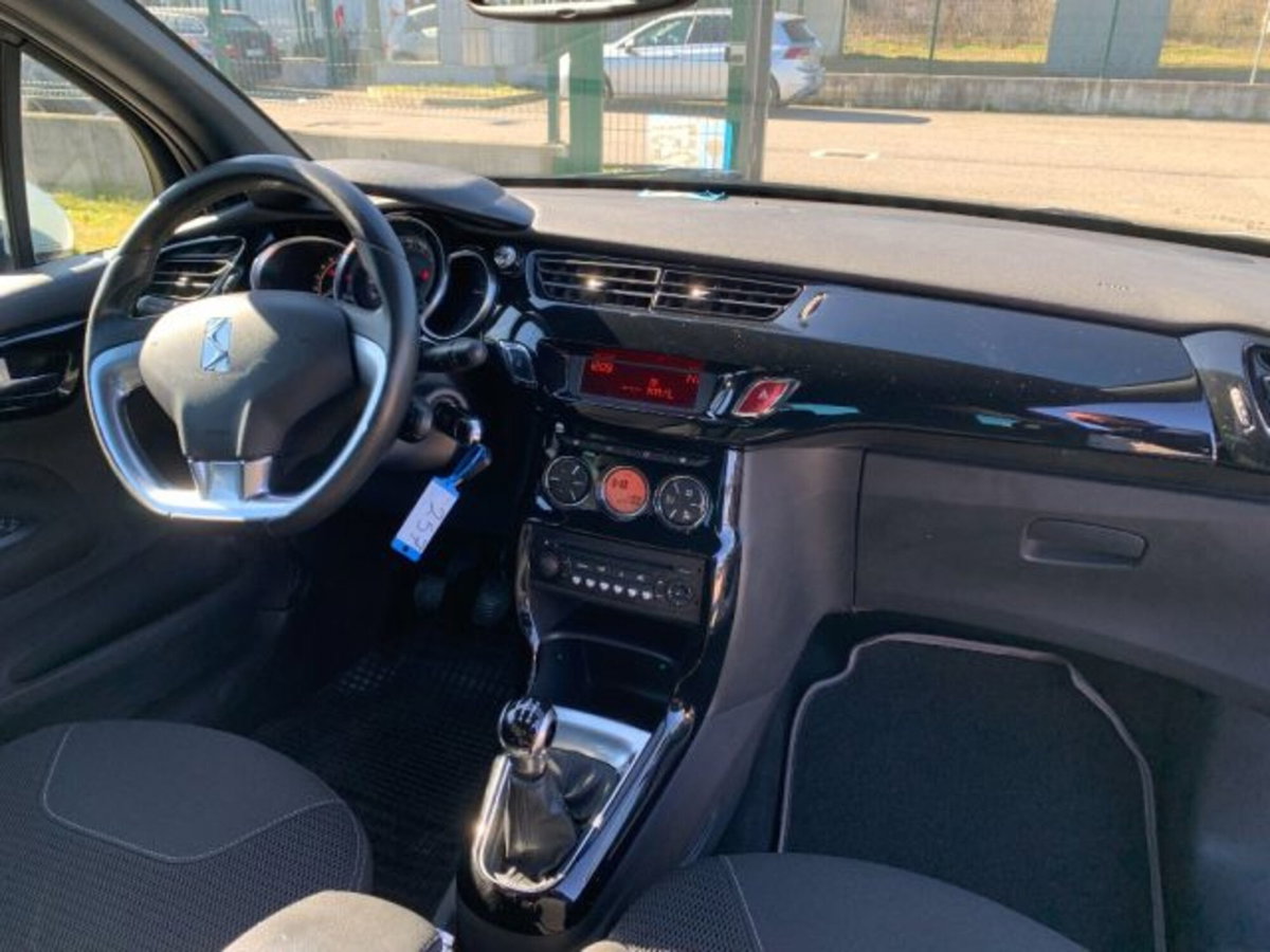 Ds DS 3 Coupé DS 3 1.2 VTi 82 Chic (11)