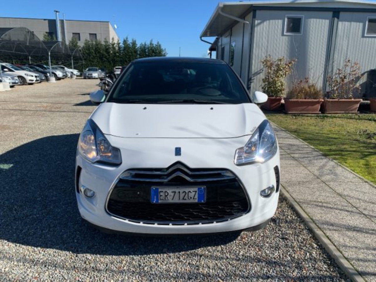 Ds DS 3 Coupé DS 3 1.2 VTi 82 Chic (2)