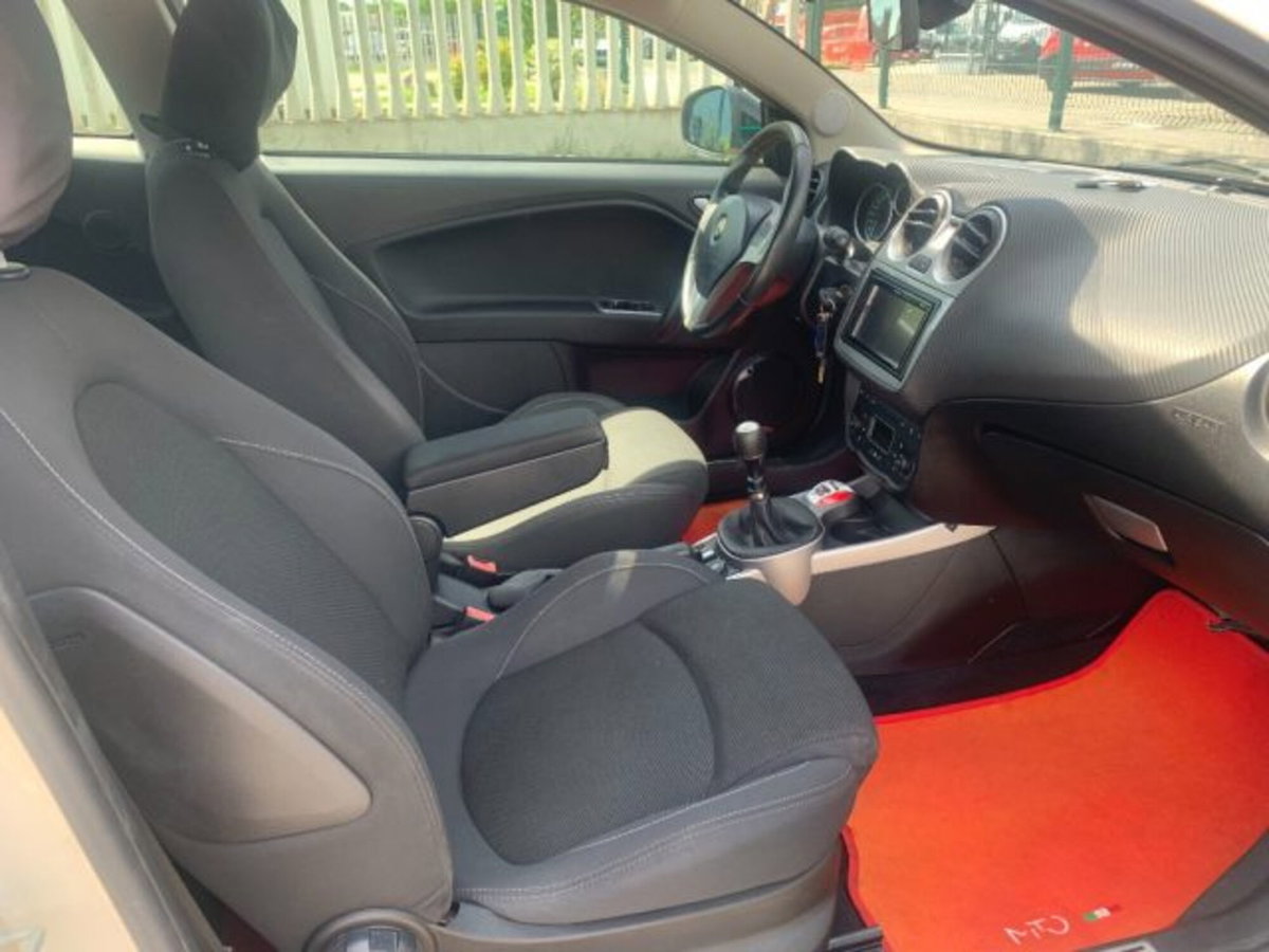 Alfa Romeo MiTo 1.3 JTDm-2 95 CV S&S Distinctive (10)