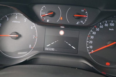 Opel Corsa 1.2 Edition (10)