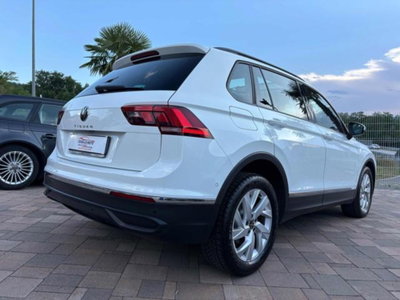 Volkswagen Tiguan 2.0 tdi Elegance 150cv dsg (3)