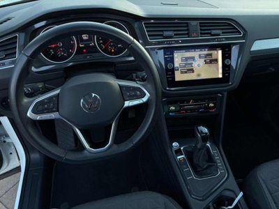Volkswagen Tiguan 2.0 tdi Elegance 150cv dsg (9)