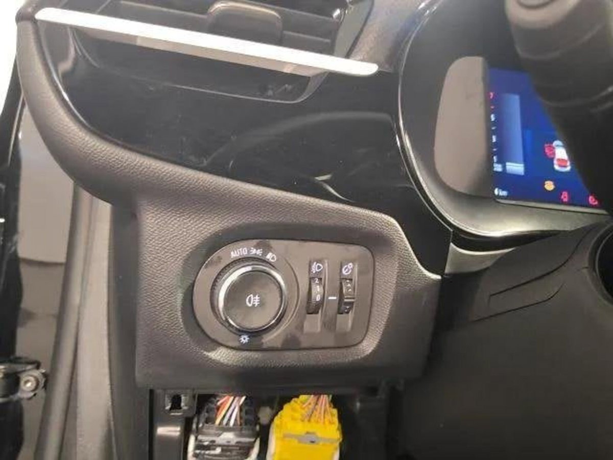 Opel Corsa 1.2 GS s&s 100cv (12)