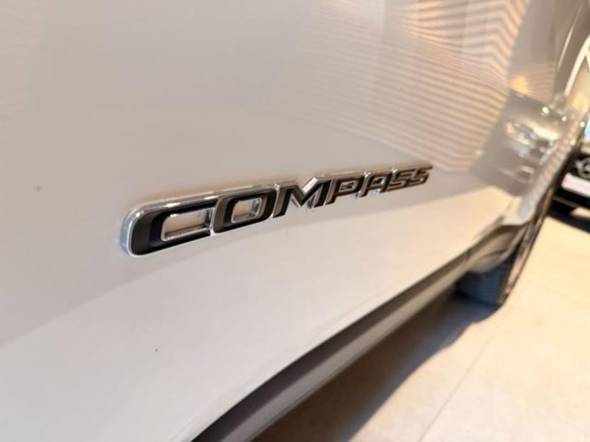 Jeep Compass 1.6 Multijet II 2WD Limited (13)