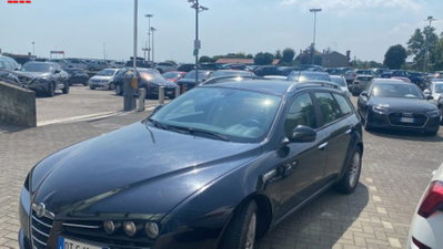 Alfa Romeo 159 SportWagon 1.9 JTDm 16V Sportwagon Distinctive (2)