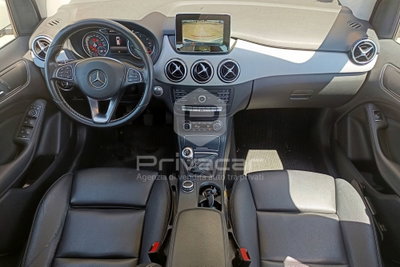 Mercedes-Benz Classe B 200 d Premium (10)
