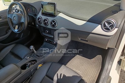 Mercedes-Benz Classe B 200 d Premium (11)