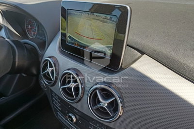 Mercedes-Benz Classe B 200 d Premium (14)