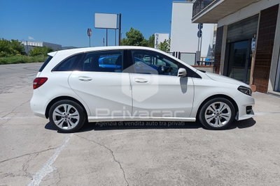 Mercedes-Benz Classe B 200 d Premium (4)