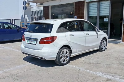 Mercedes-Benz Classe B 200 d Premium (5)