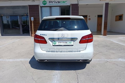 Mercedes-Benz Classe B 200 d Premium (6)