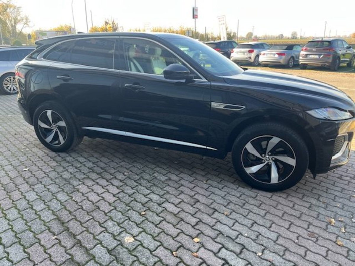 Jaguar F-Pace 2.0 D 163 CV AWD aut. R-Dynamic S (2)