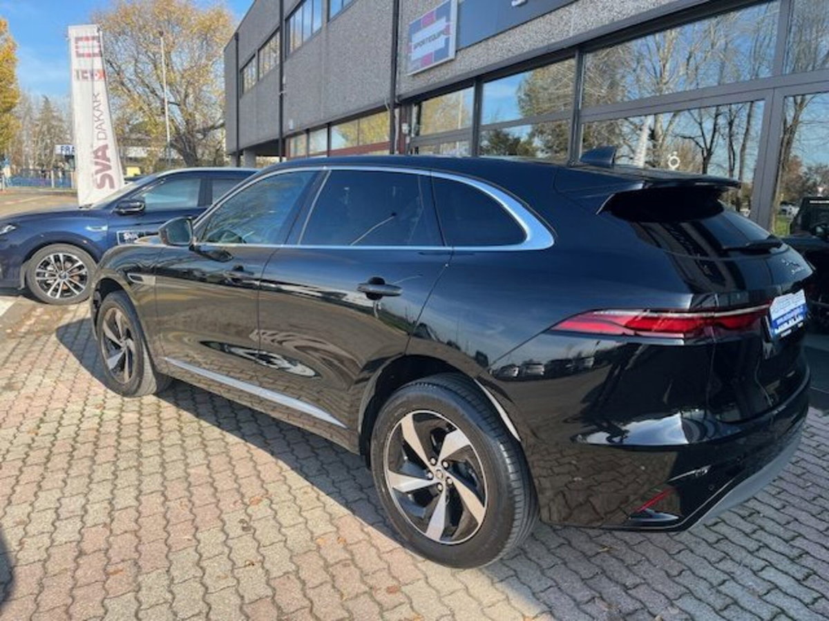 Jaguar F-Pace 2.0 D 163 CV AWD aut. R-Dynamic S (4)