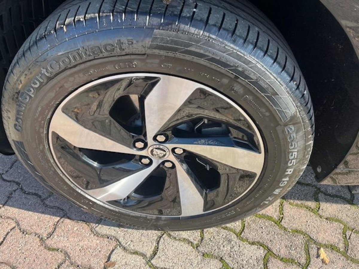 Jaguar F-Pace 2.0 D 163 CV AWD aut. R-Dynamic S (5)