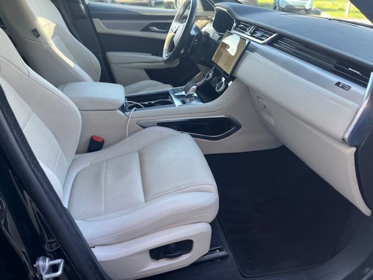 Jaguar F-Pace 2.0 D 163 CV AWD aut. R-Dynamic S (8)