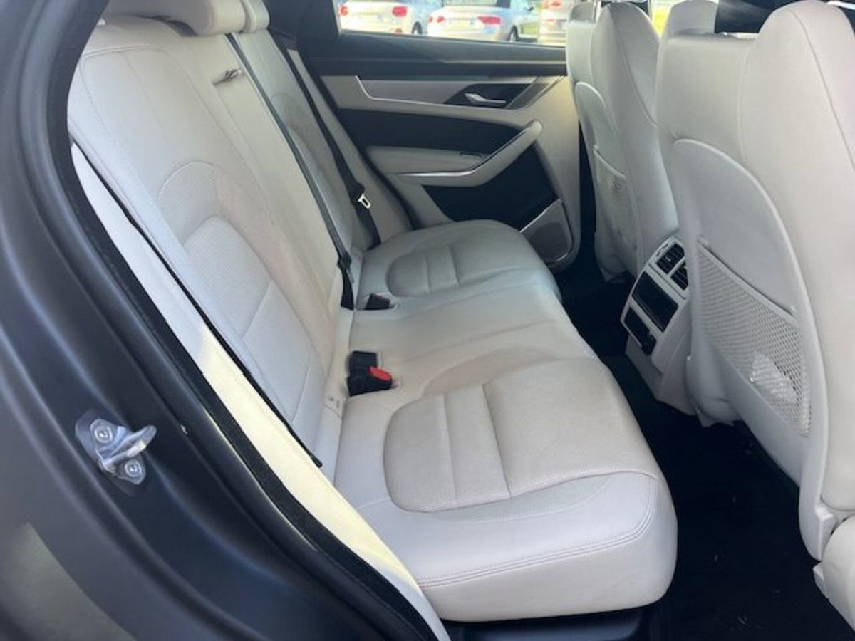 Jaguar F-Pace 2.0 D 163 CV AWD aut. R-Dynamic S (9)