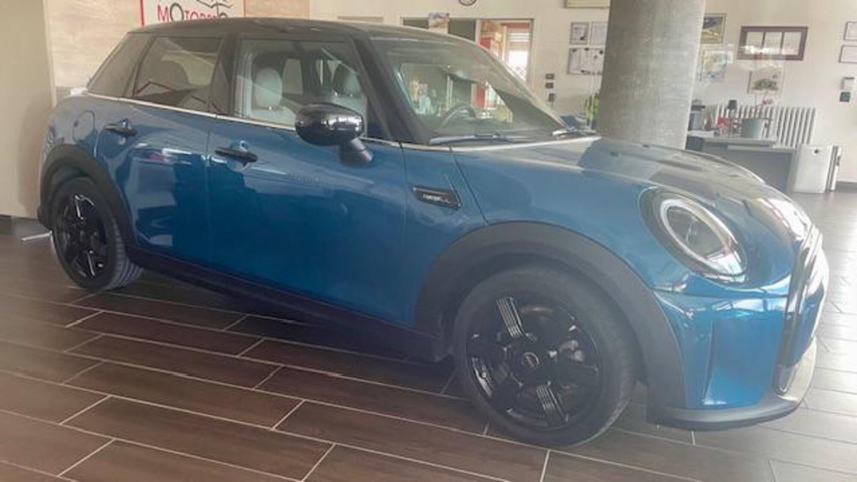 MINI Mini 1.5 Cooper Camden 5 porte (13)