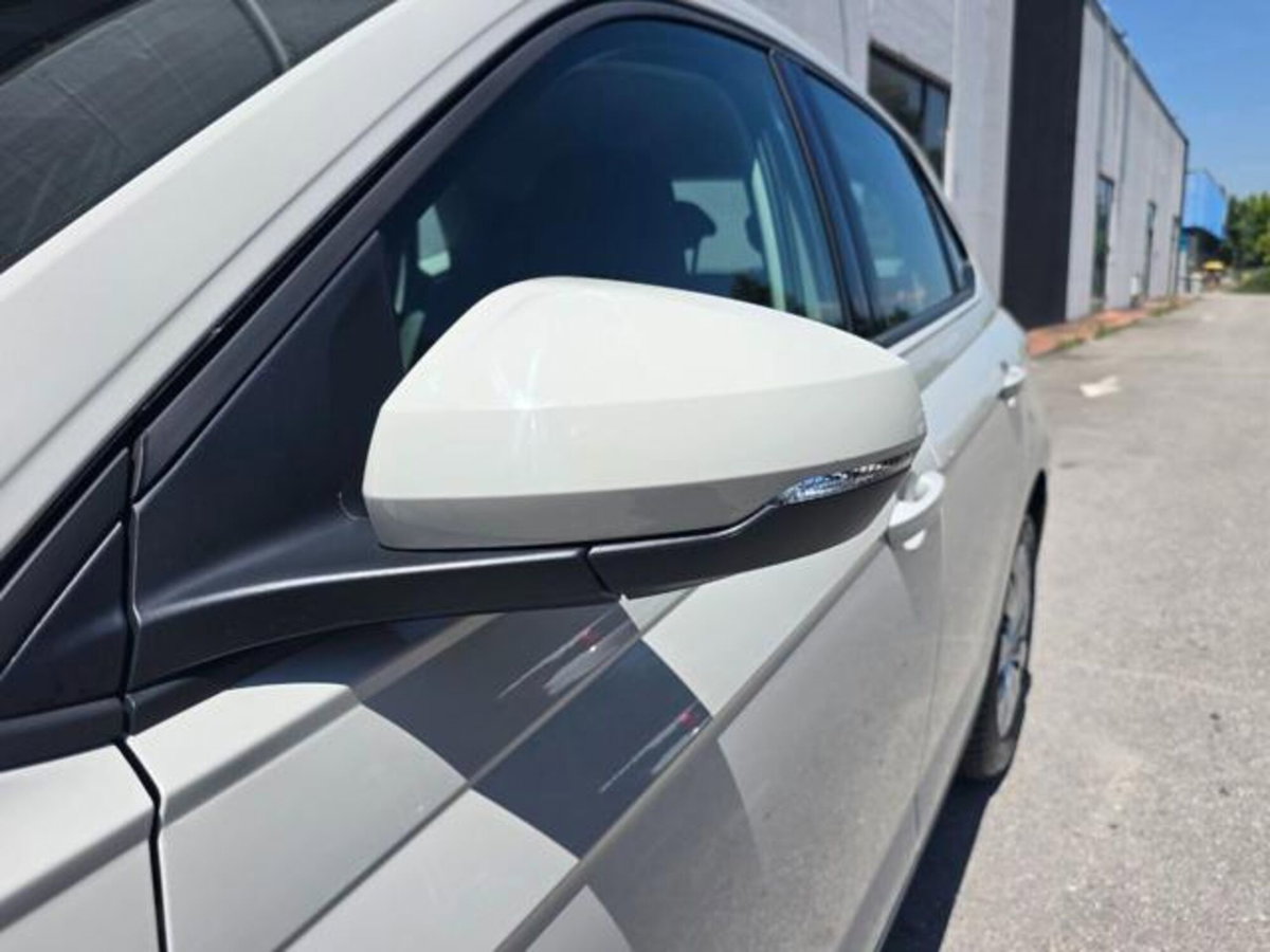 Volkswagen Polo 1.0 evo Life 80cv (12)
