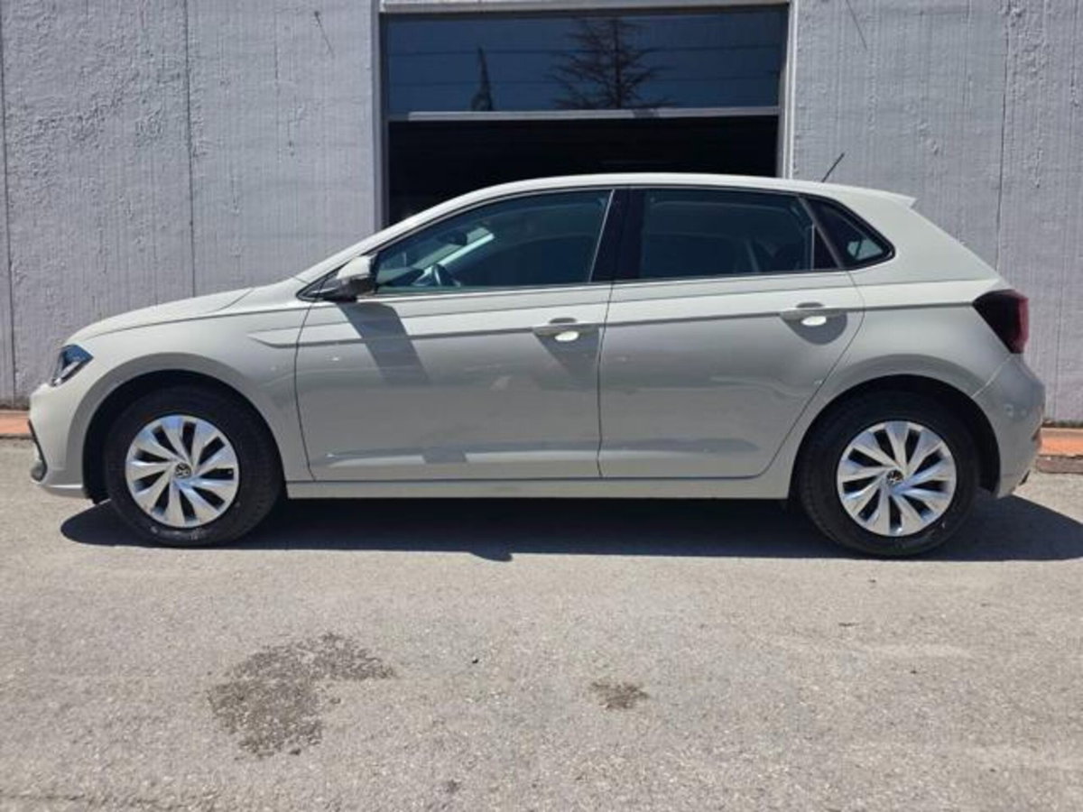 Volkswagen Polo 1.0 evo Life 80cv (19)