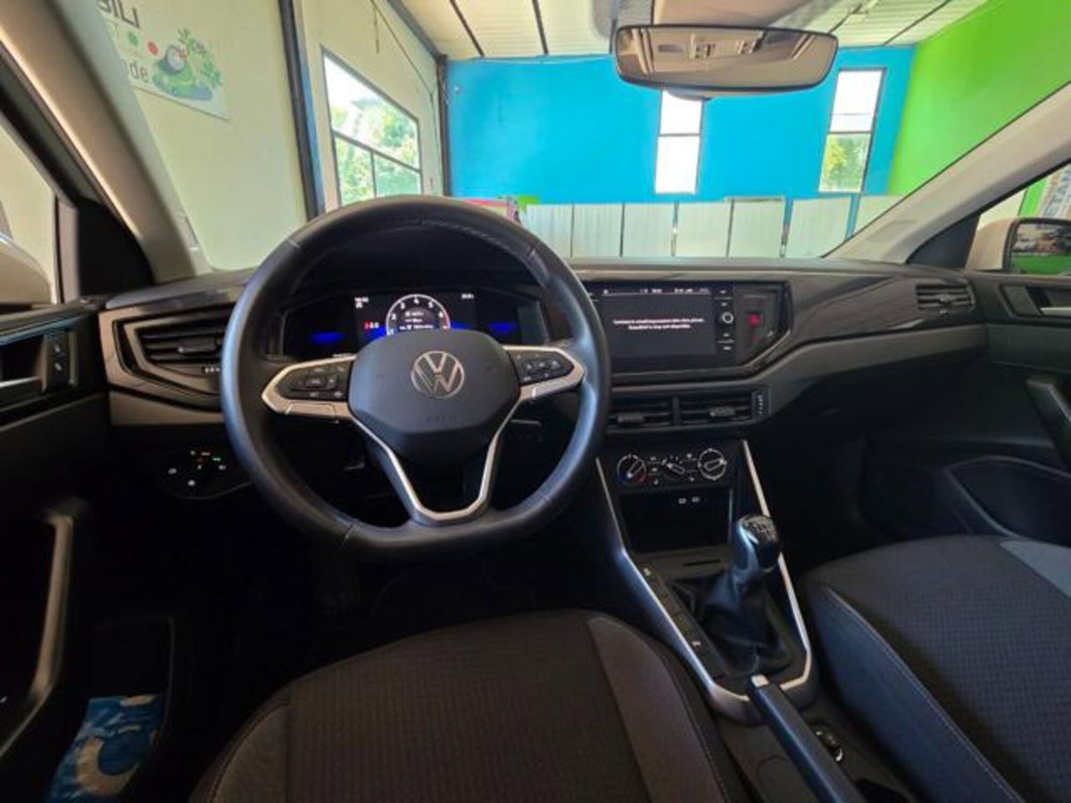 Volkswagen Polo 1.0 evo Life 80cv (9)