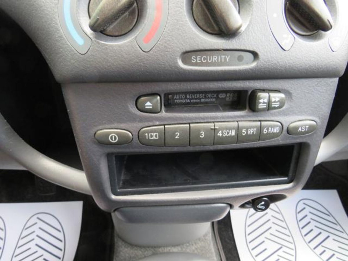 Toyota Yaris 16V cat 5 porte Sol '03 (12)