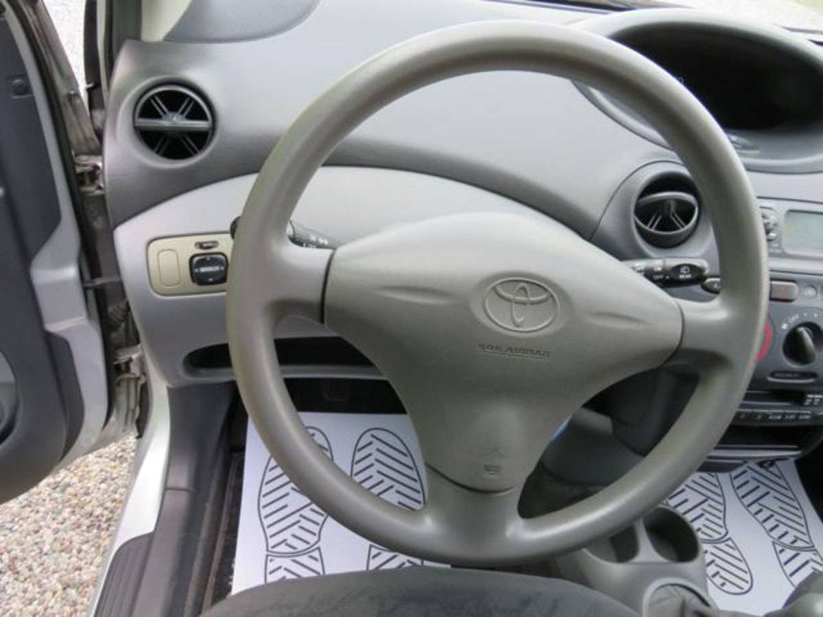 Toyota Yaris 16V cat 5 porte Sol '03 (15)