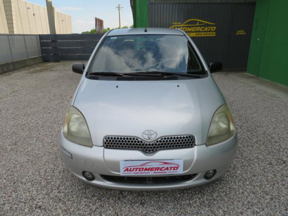 Toyota Yaris 16V cat 5 porte Sol '03 (3)