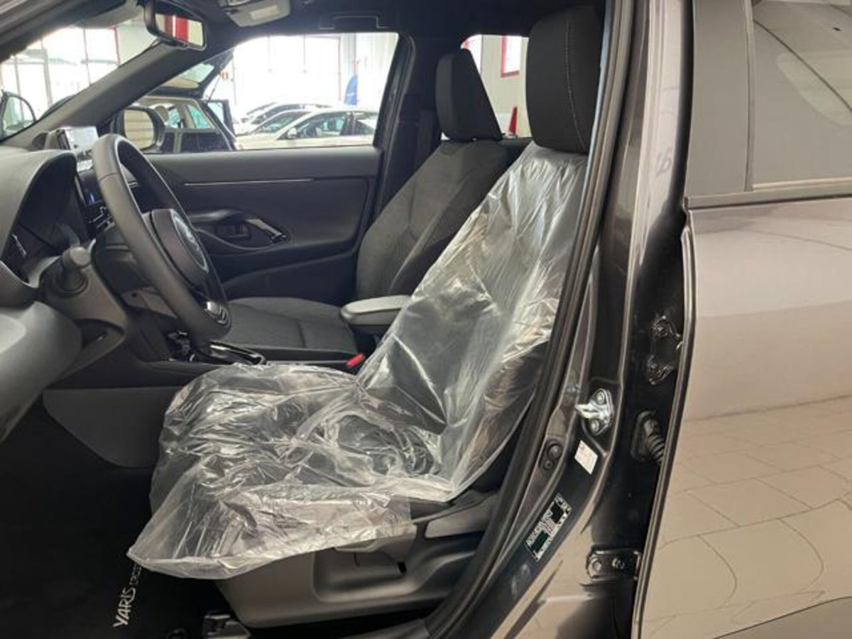 Toyota Yaris Cross 1.5h GR Sport Black Sky fwd 116cv e-cvt (10)