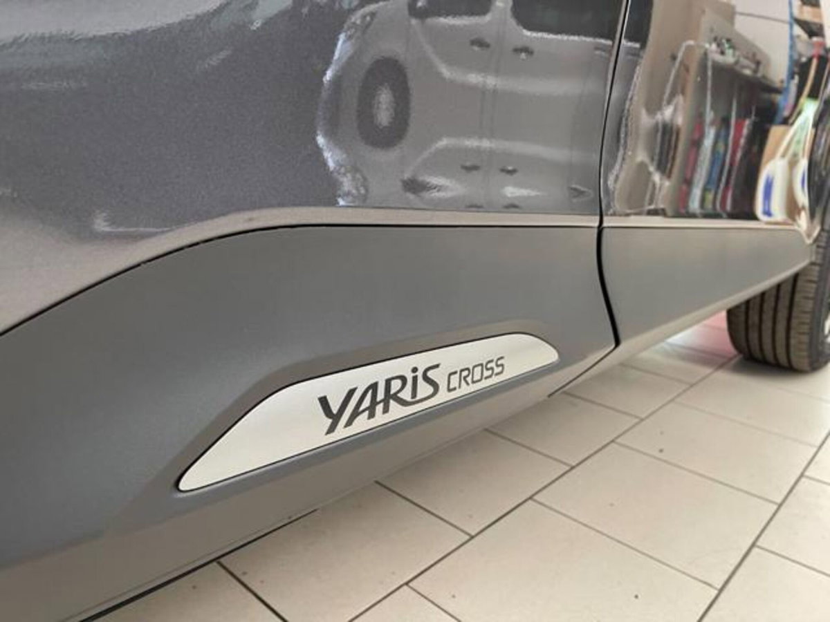 Toyota Yaris Cross 1.5h GR Sport Black Sky fwd 116cv e-cvt (16)