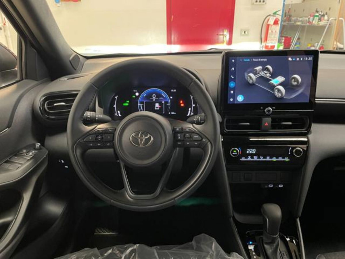 Toyota Yaris Cross 1.5h GR Sport Black Sky fwd 116cv e-cvt (18)