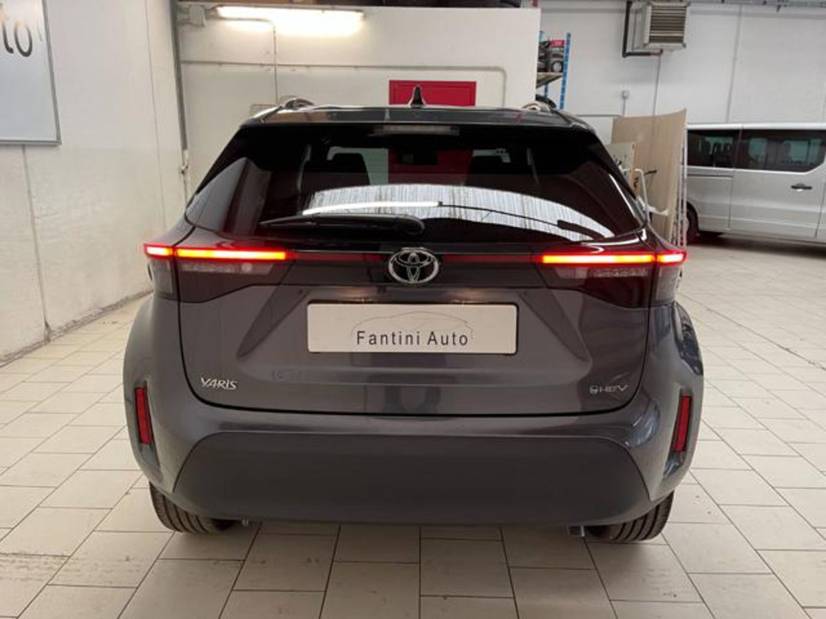Toyota Yaris Cross 1.5h GR Sport Black Sky fwd 116cv e-cvt (4)