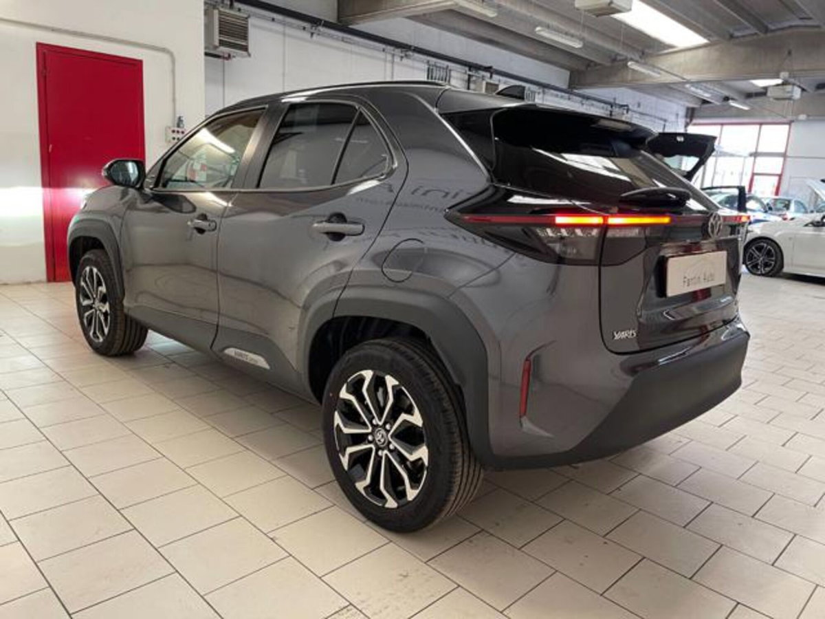 Toyota Yaris Cross 1.5h GR Sport Black Sky fwd 116cv e-cvt (5)