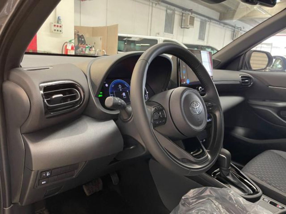 Toyota Yaris Cross 1.5h GR Sport Black Sky fwd 116cv e-cvt (9)