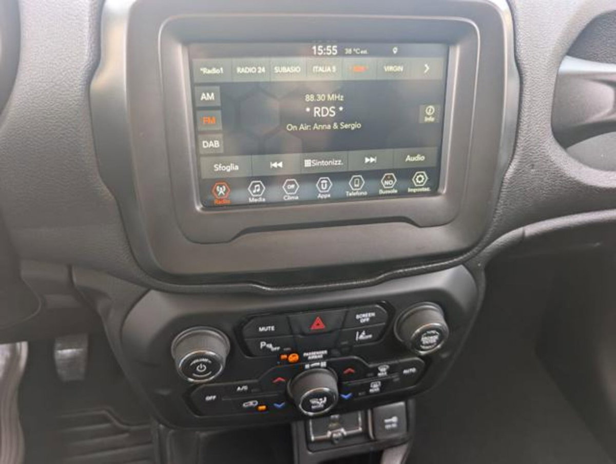 Jeep Renegade 1.6 Mjt 120 CV Limited (10)